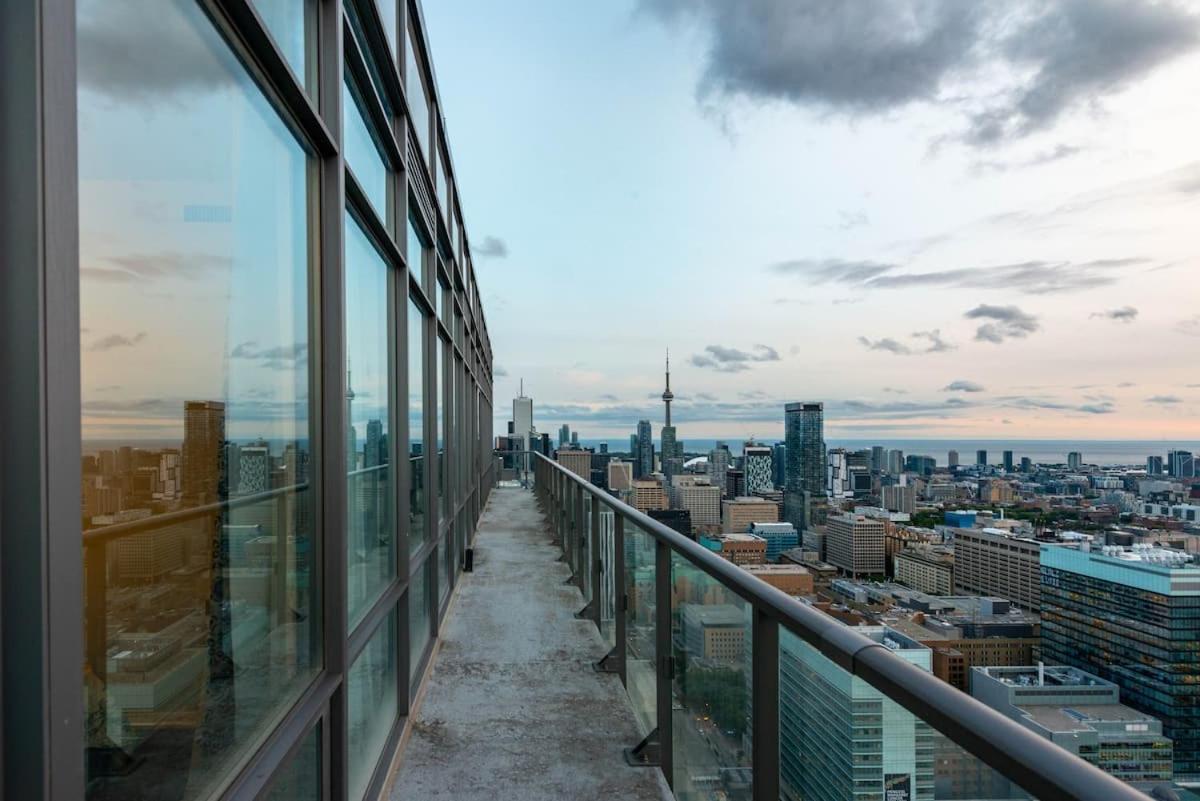Great View High Rise In Central Toronto Exteriör bild