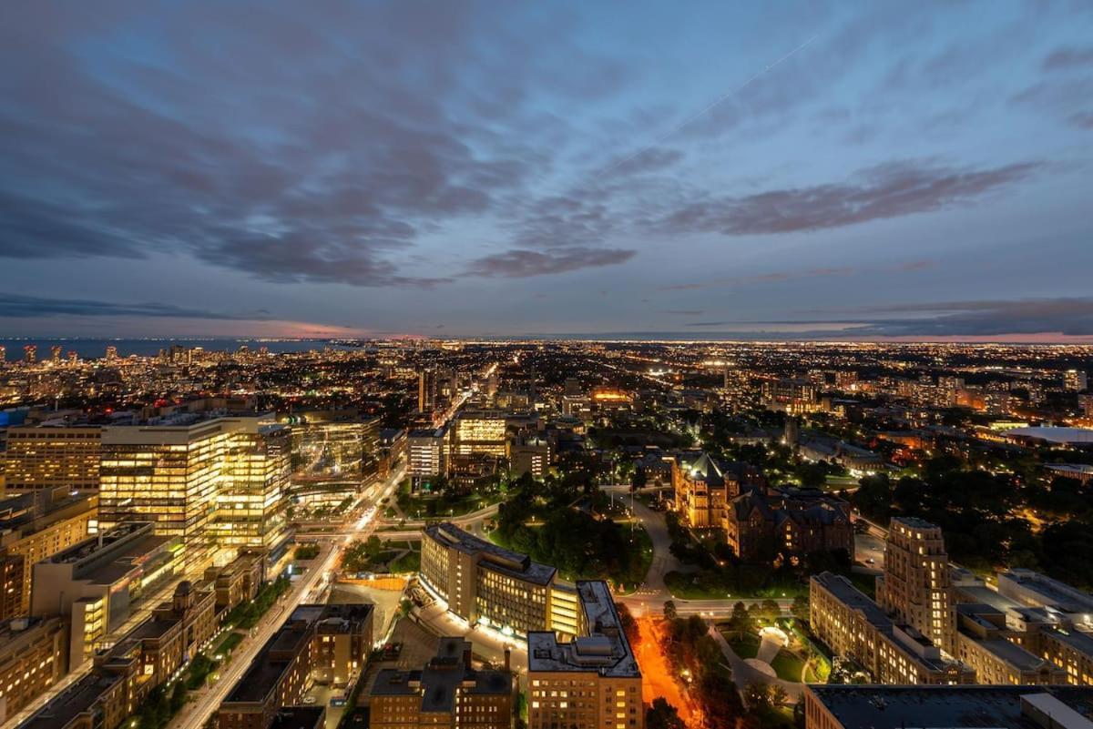 Great View High Rise In Central Toronto Exteriör bild