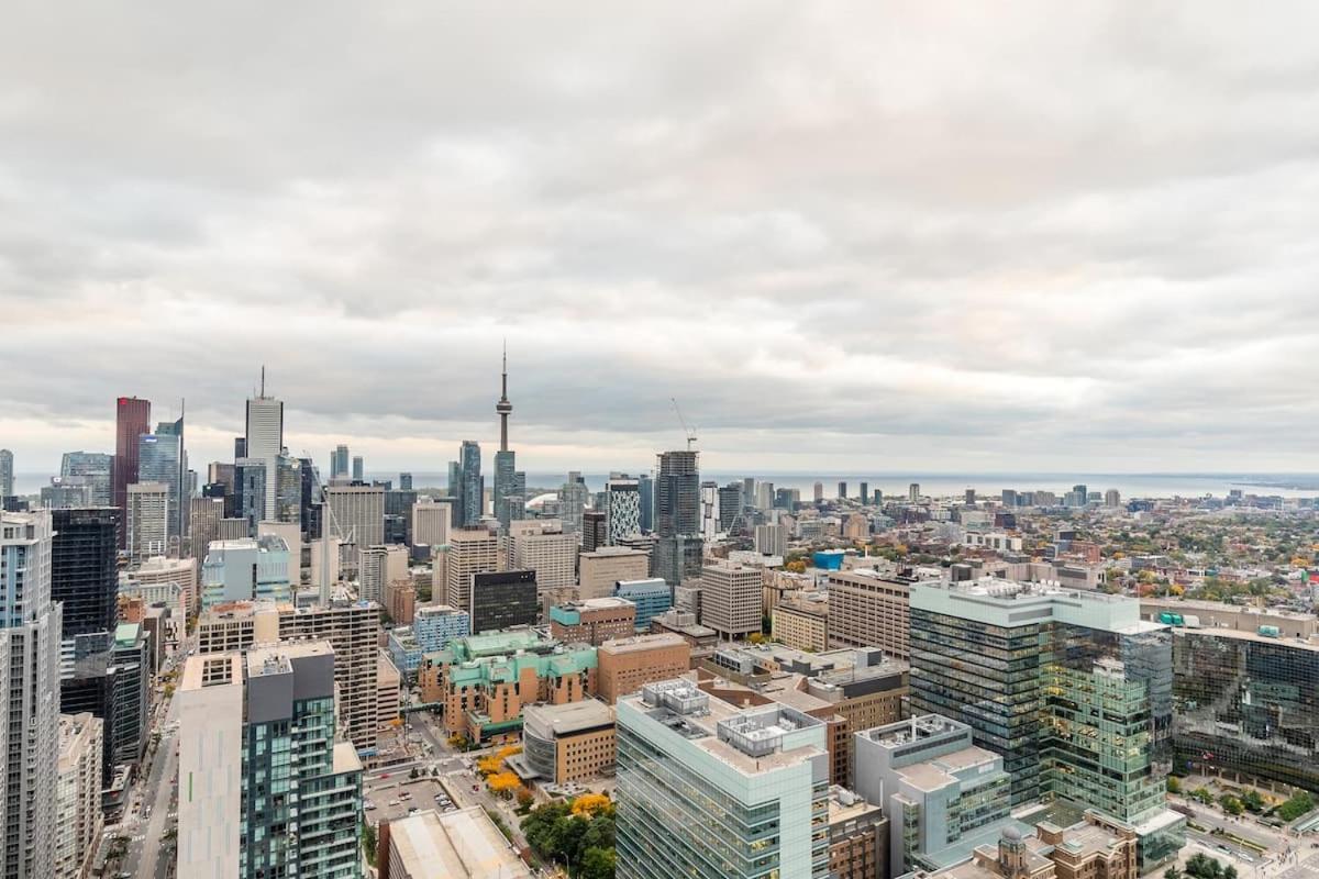 Great View High Rise In Central Toronto Exteriör bild