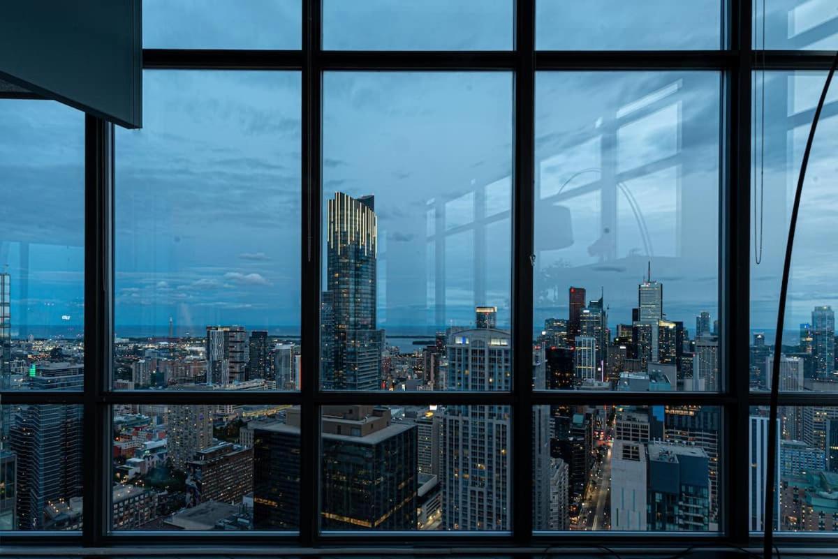 Great View High Rise In Central Toronto Exteriör bild