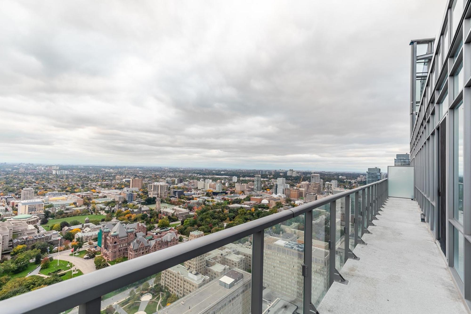 Great View High Rise In Central Toronto Exteriör bild